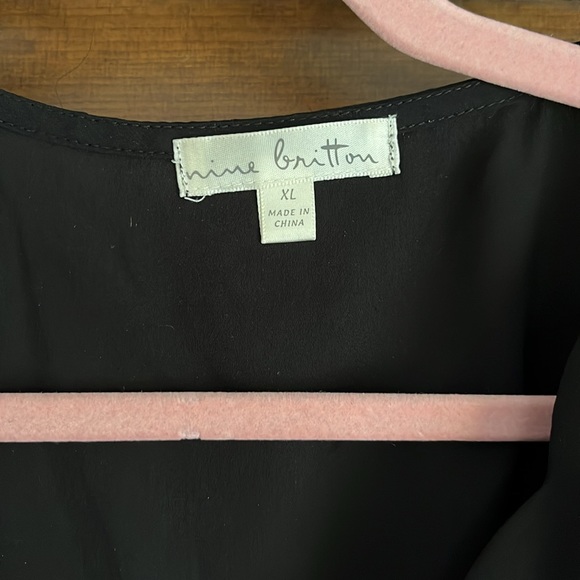 Nine Britton Black Blouse - Picture 2 of 3